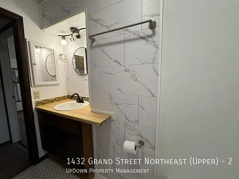 1432 Grand St NE #2 — Photo 16
