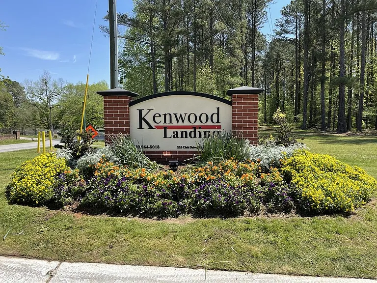 Kenwood Landing — Photo 65