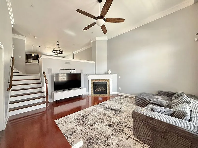 Building Photo - 10321 Sablewood Dr #108