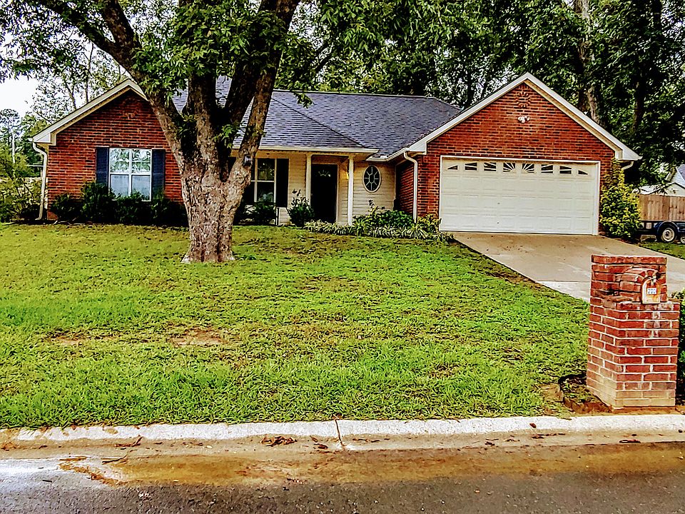 1st image of 200 Finchs Way