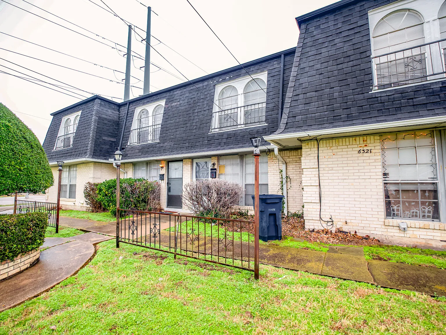 2 bed, 1.5 bath, 1336 sqft, $1,100 — Photo 2