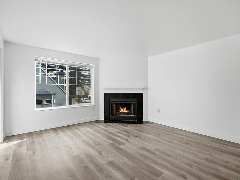 Courtyards at Fairview Apartments — Photo 9
