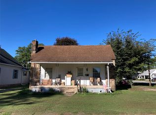 854 N 8th St, Clinton, IN 47842