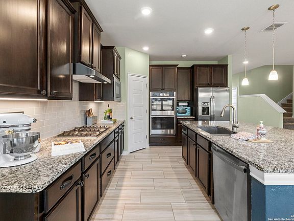 4th image of 3238 Blenheim Park