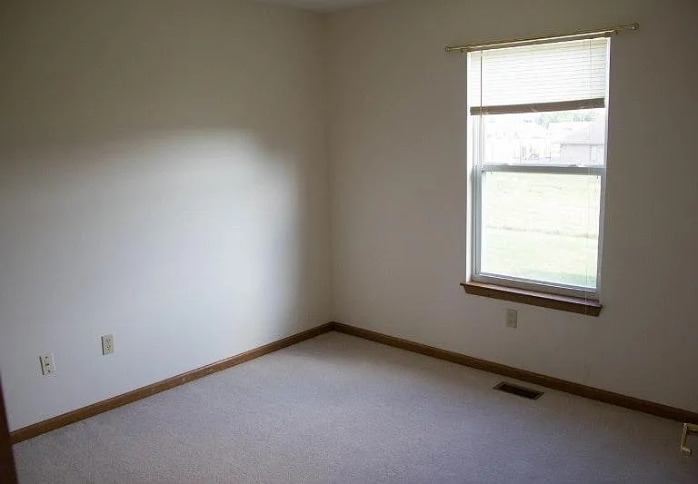 5015 Wolflake Dr — Photo 7