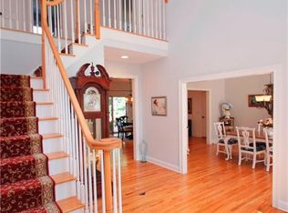 9 Jacobs Ln, Newtown, CT 06470