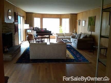 318 Marshman Street
						:
						spacious living room