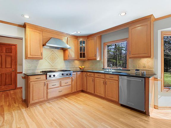 3rd image of S48W34921 Shangrila Dr