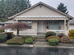 912 Schaefers Ln, Grants Pass, OR 97526