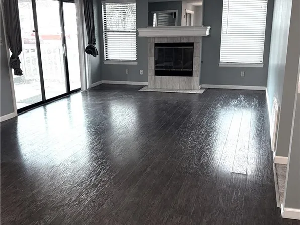 8822 W 106th Ter, Overland Park, KS 66212