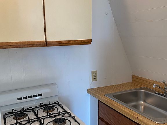 5th image of 92 High St #8
