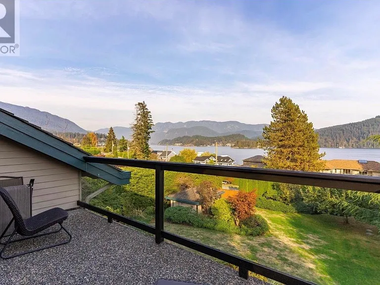552 Beachview Dr — Photo 15