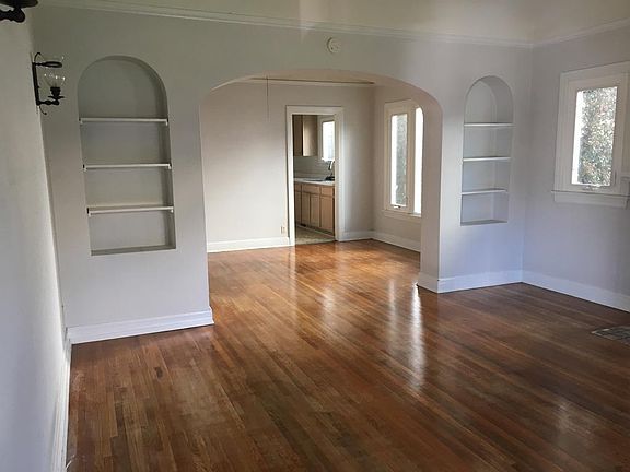 5th image of 425 N Orange Grove Ave