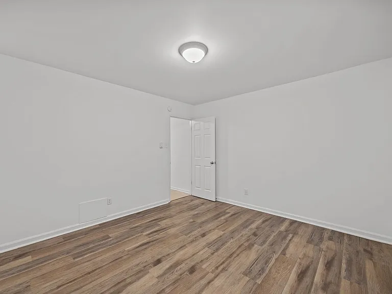 1605 N Roxboro St — Photo 29