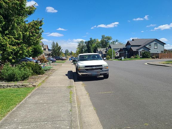 5th image of 9813 Willamette St