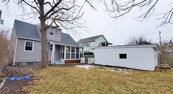 3rd image of 354 Jefferson Ave