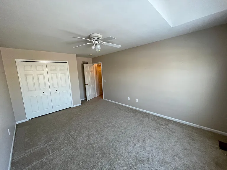 162 Easton Dr — Photo 13