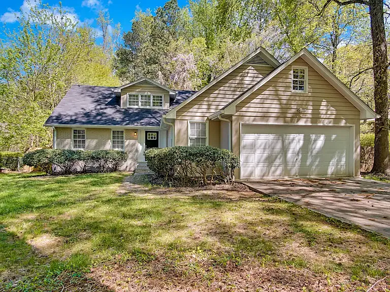 2416 Wood Hill Ln — Photo 15