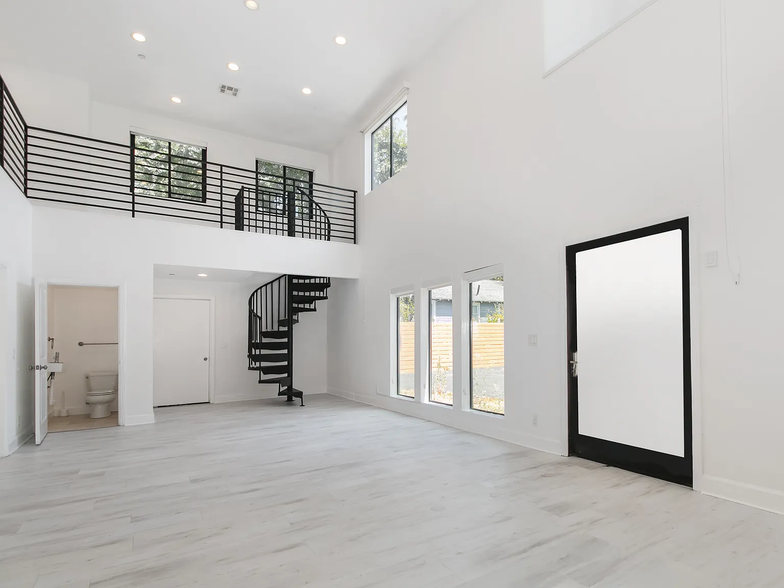 2 bed, 2.5 bath, 1730 sqft, $3,750 — Photo 2