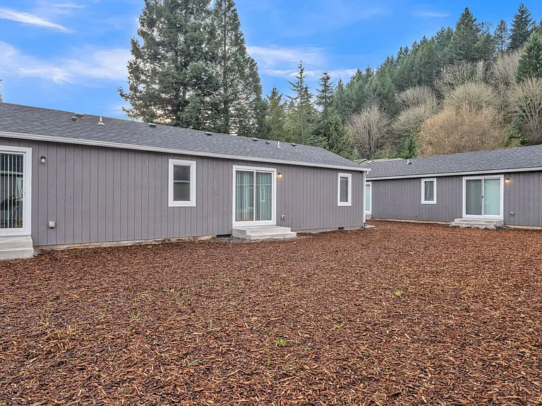 555 N. River Rd. — Photo 38