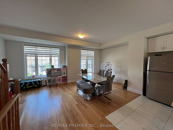 3rd image of 28 Petch Ave