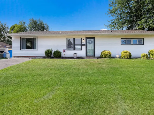 182 Crabtree Dr, Levittown, PA 19055