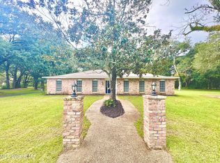 6001 Wooded Acres Rd, Vancleave, MS 39565