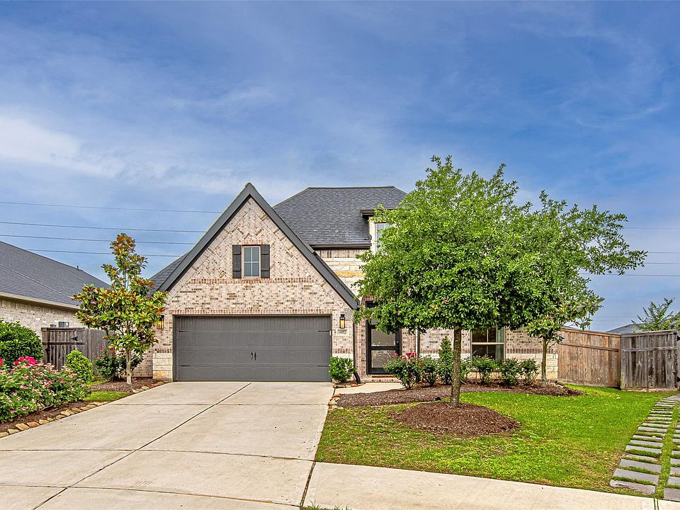 1st image of 4002 Maple Glen Dr