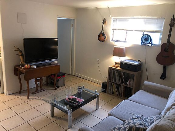 4th image of 3252 E Bellevue St #3