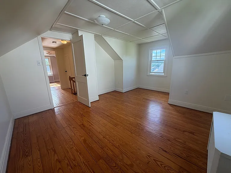 5 E Walnut St — Photo 3