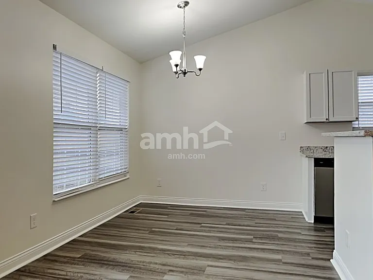 10323 Savannah Ct — Photo 5