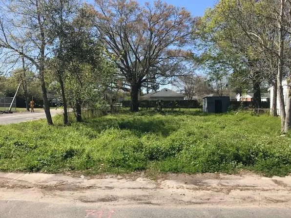 741 Huntlee Dr, New Orleans, LA 70131