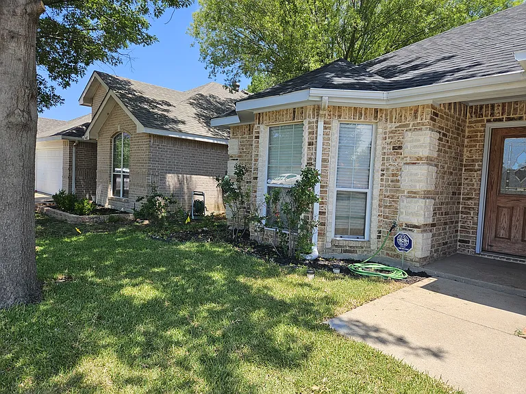4413 New Meadow Dr — Photo 2
