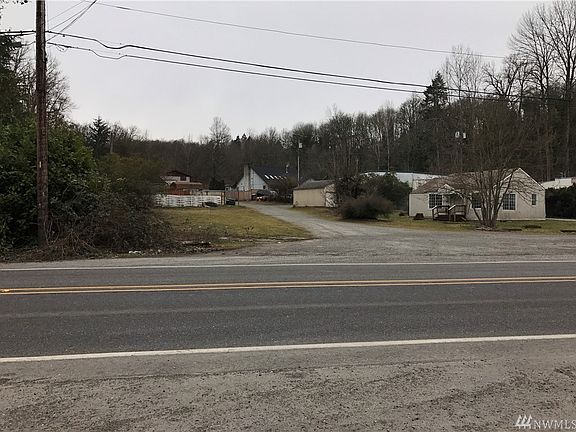 3rd image of 2702 Pioneer Way E