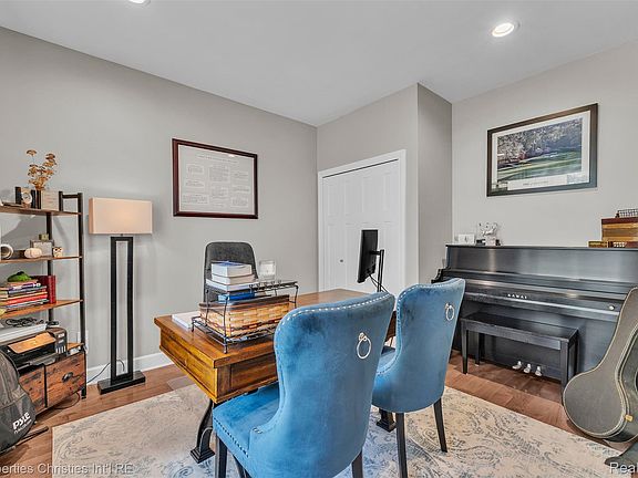 5th image of 3281 Cumberland Rd