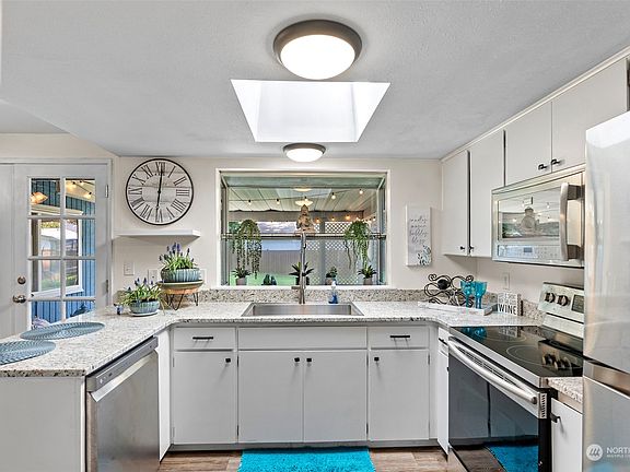 5th image of 3802 Branson Drive SE