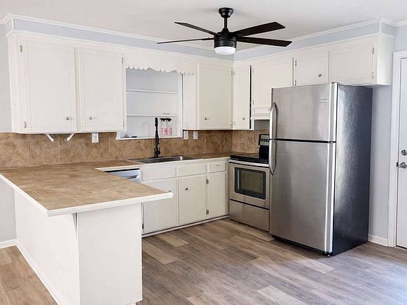 2nd image of 485 Jarvis Dr