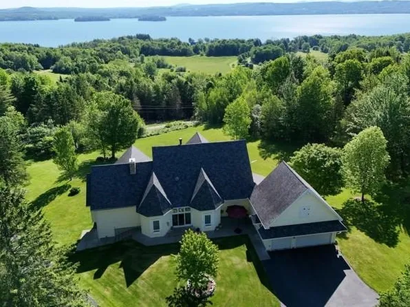 4647 Lake Road, Newport Town, VT 05857