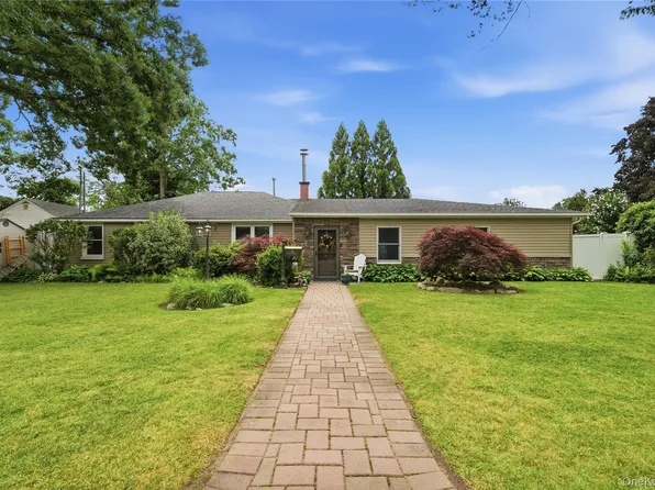 178 New Hampshire Avenue, Massapequa, NY 11758