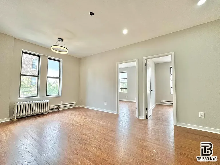 1056 Rogers Ave #3R — Photo 5