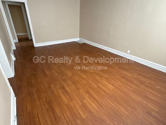 3rd image of 8637 S Essex Ave