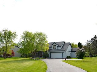 24452 N Sunset Ave, Cary, IL 60013