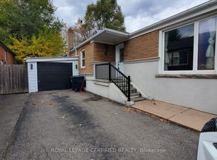 18 Maywood Park, Toronto, ON M1K 2G8
