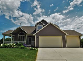 400 Whitetail Way, Deerfield, WI 53531