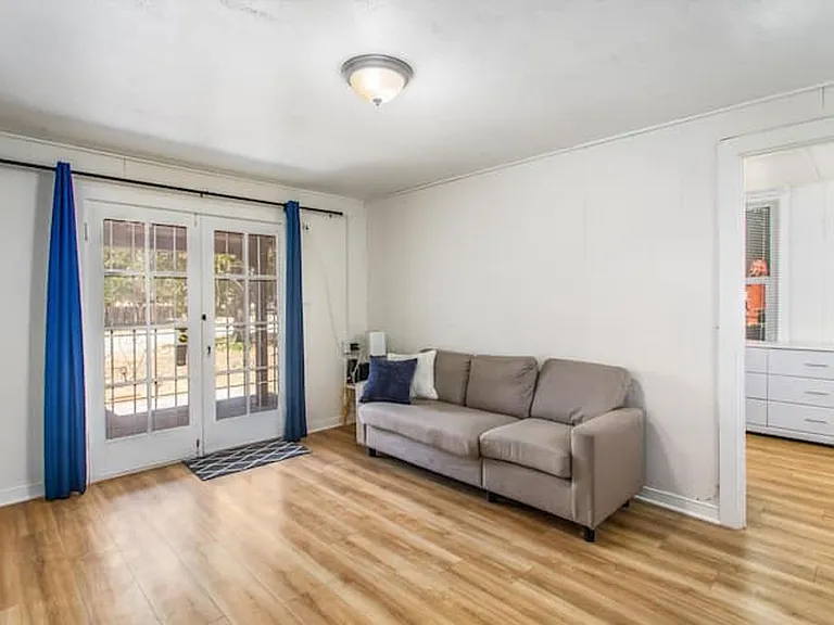 1359 Jasper Ave #2 — Photo 26