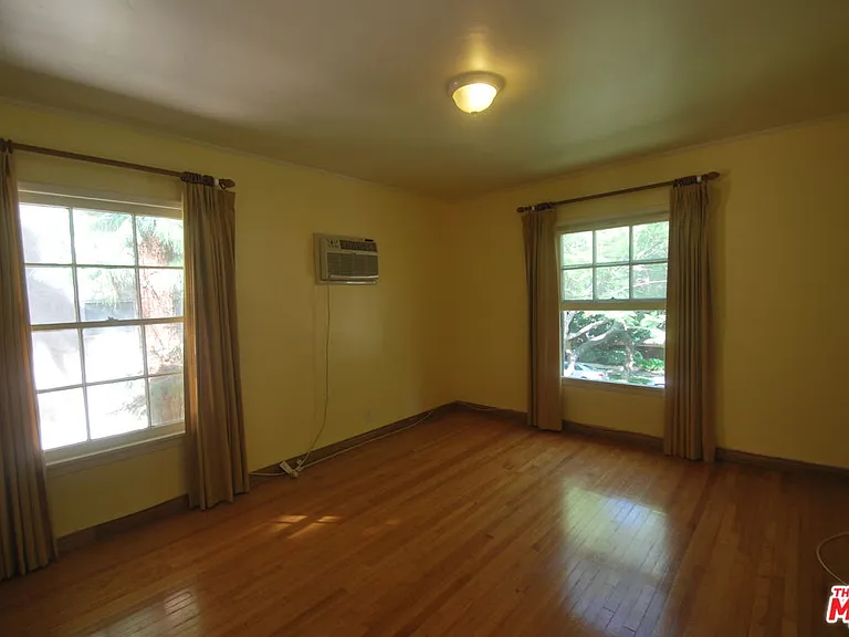 325 N Palm Dr #E — Photo 10