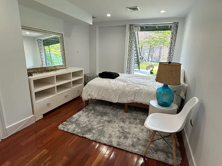 2077 Pacific St #2077 — Photo 3