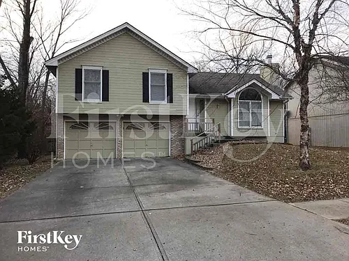 8320 N Allenton Dr Photo 1