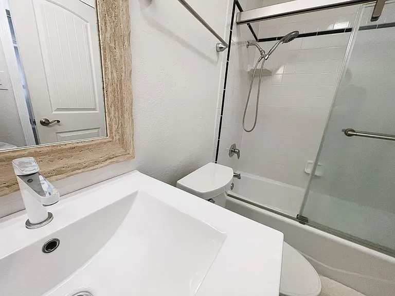 405 Piccadilly Pl #25 — Photo 6