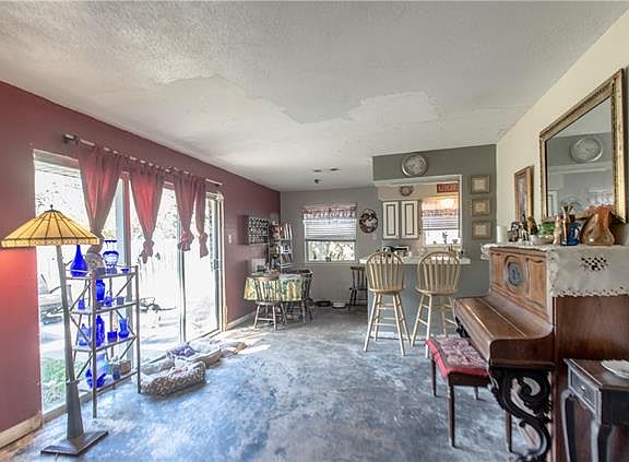 4th image of 105 S Bernice Dr
